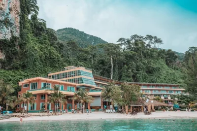 Phi Phi Cliff Beach Resort – Photos 12